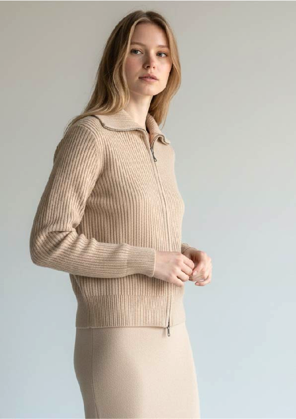 Костюм женский