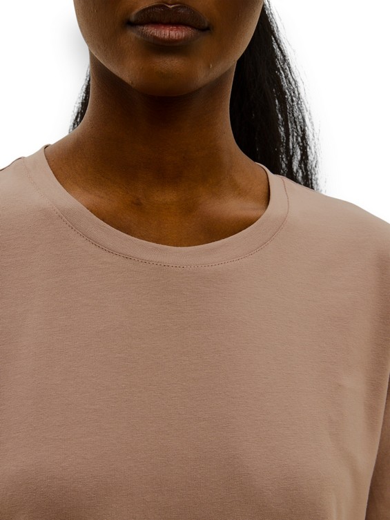 Футболка женская