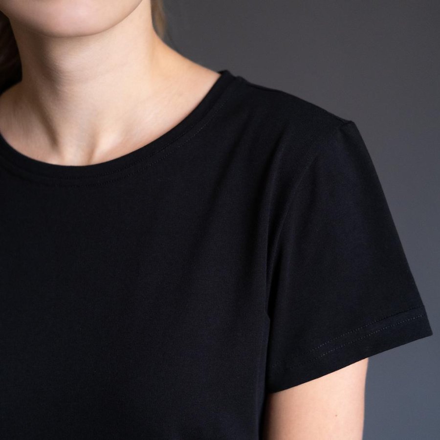 Футболка женская