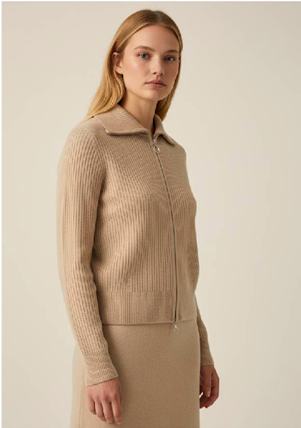 Костюм женский